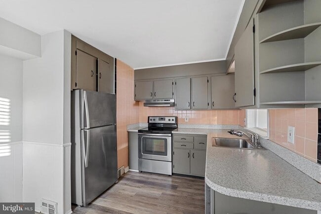 Foto del edificio - 1206 Sylvan Dr