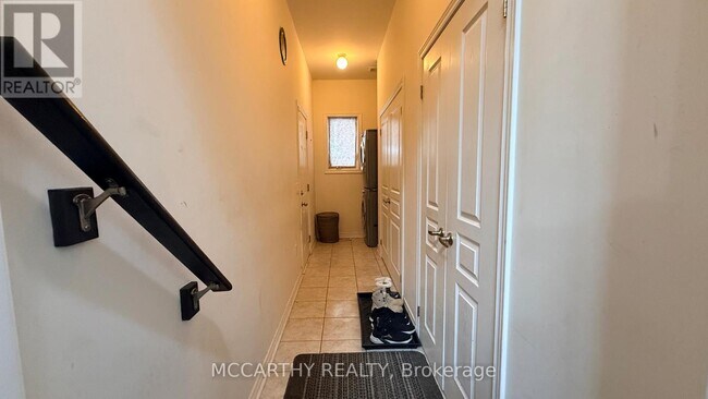 Building Photo - 124 Johnson Dr