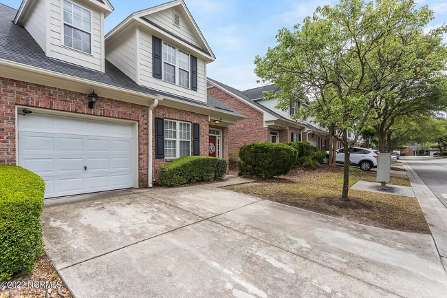 Foto del edificio - 5006 Carleton Dr