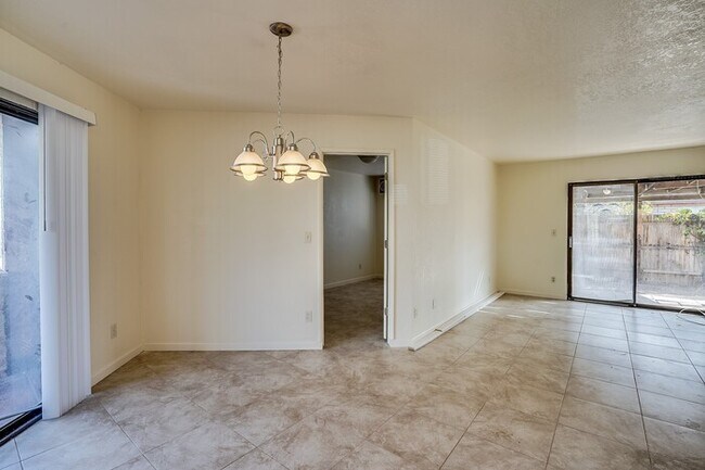 Foto del edificio - 422 E Navajo Rd