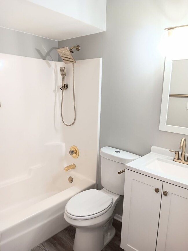 Building Photo - Beautiful Updated Condo in Chesterton