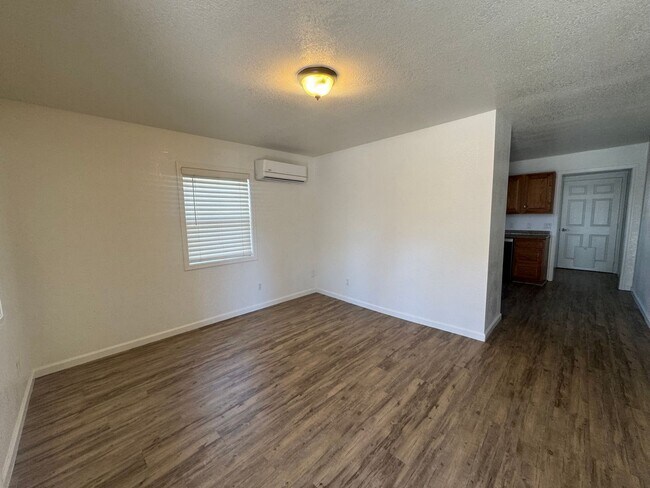 Building Photo - 2 bedroom, 1 bathroom home located in a desirable downtown Sparks  * Lesley Reilly Property *