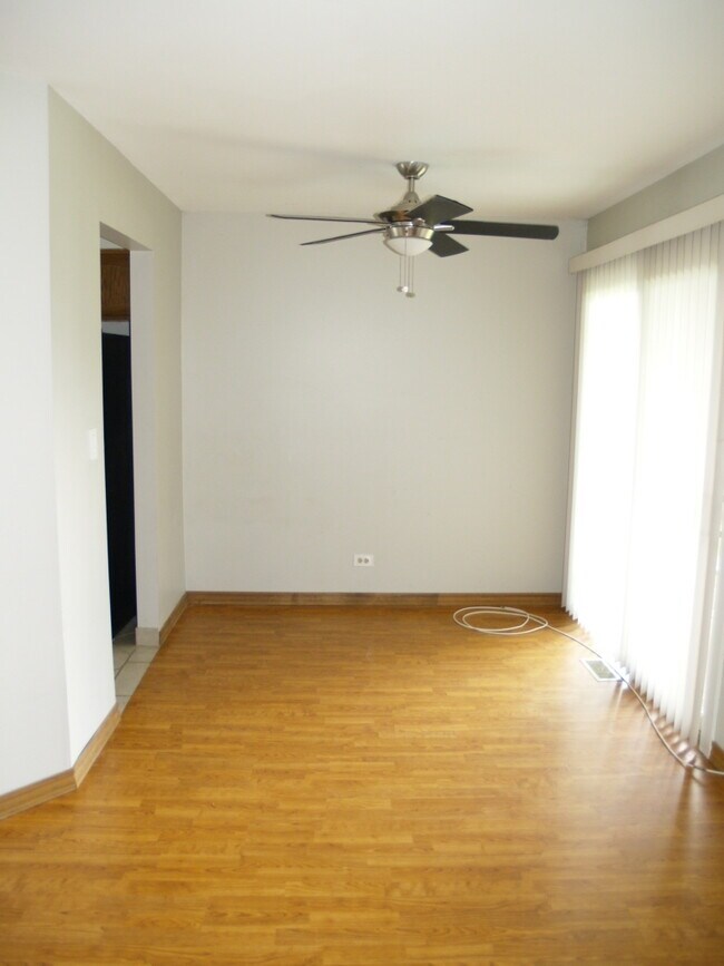 Foto del edificio - 290 Green Knoll Ln
