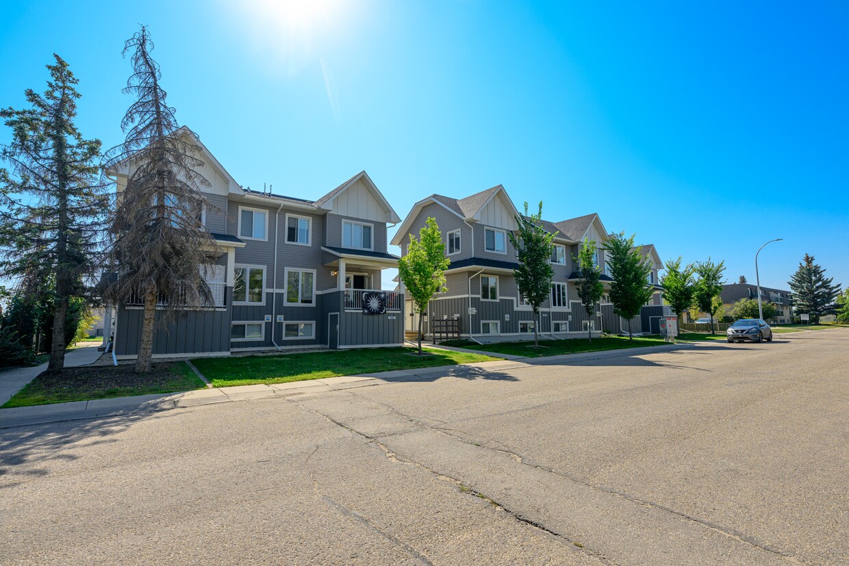 Primary Photo - 10305-10107 AvenueBlock A - 204