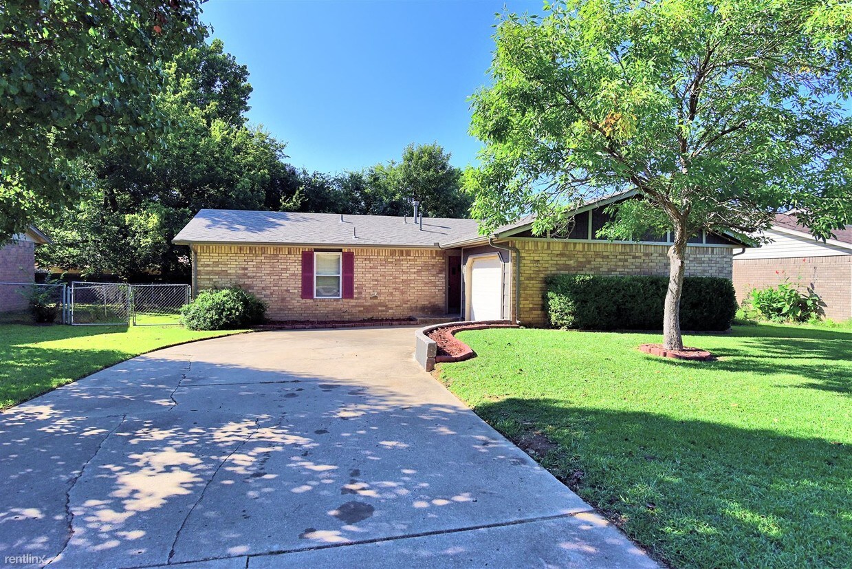 3 br, 1.5 bath House 1194 E 142nd St House Rental in Glenpool, OK