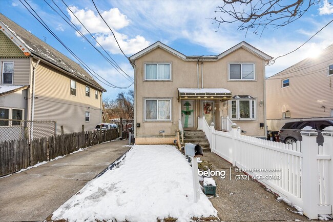 Building Photo - 18 Wayne St