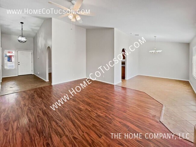 Building Photo - 9232 E Big Sky Ln