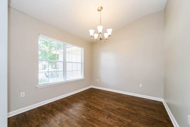 Foto del edificio - 2844 Cross Creek Dr