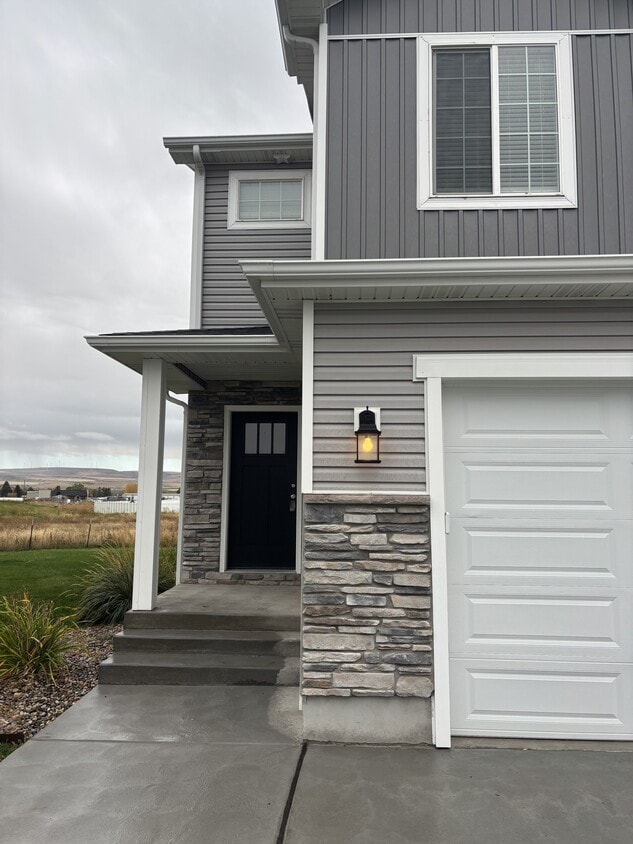 Primary Photo - 3420 E Guila Dr