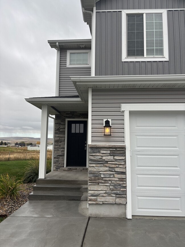 Building Photo - 3420 E Guila Dr