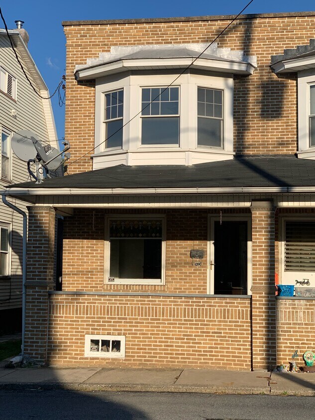 Primary Photo - 129 S Church St