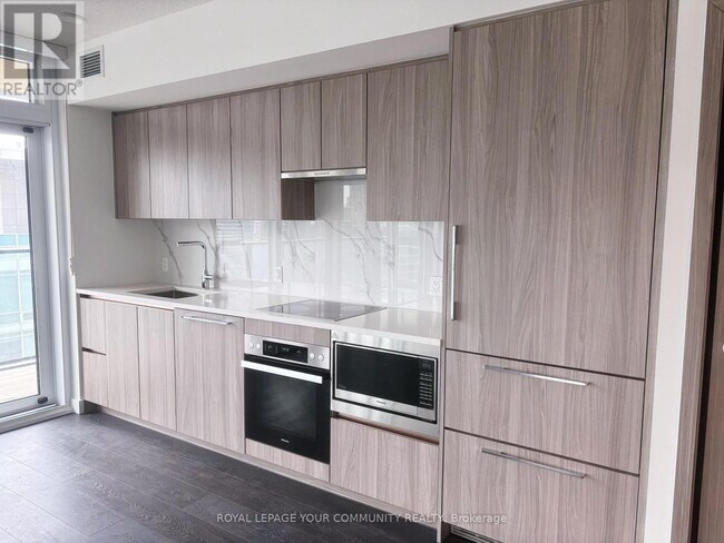 Building Photo - 1 Concord Cityplace Wy