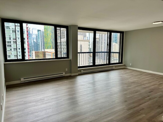 Foto del edificio - Spacious Remodeled 2 Bedroom Belltown Apar...