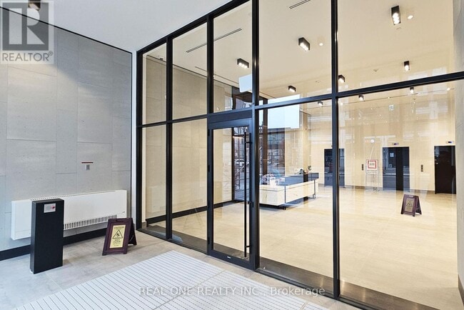 Photo du bâtiment - 8119-A8119 Birchmount Rd