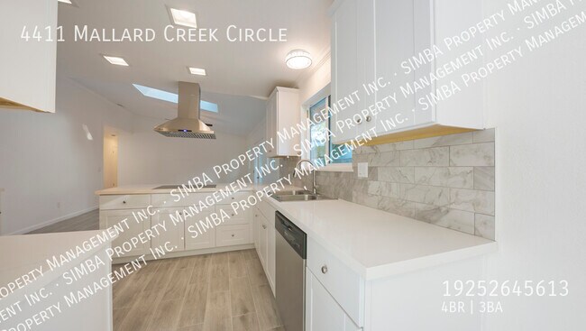 Foto del edificio - 4411 Mallard Creek Cir