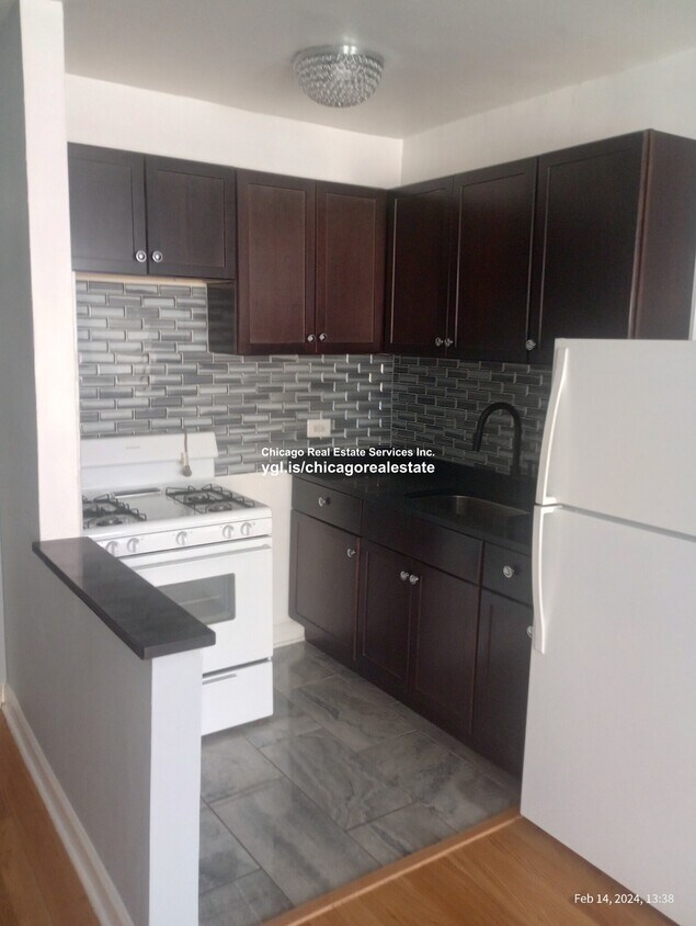 Foto principal - 5666 N Ridge Ave