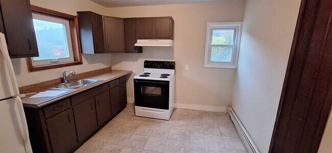 Building Photo - 360 Violet Ave