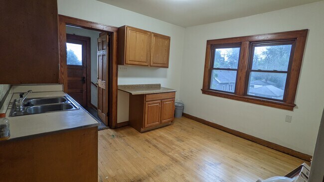 Kitchen - 3860 N Vel R Phillips Ave
