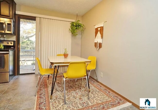 Foto del edificio - 4 Bedroom House for Rent
