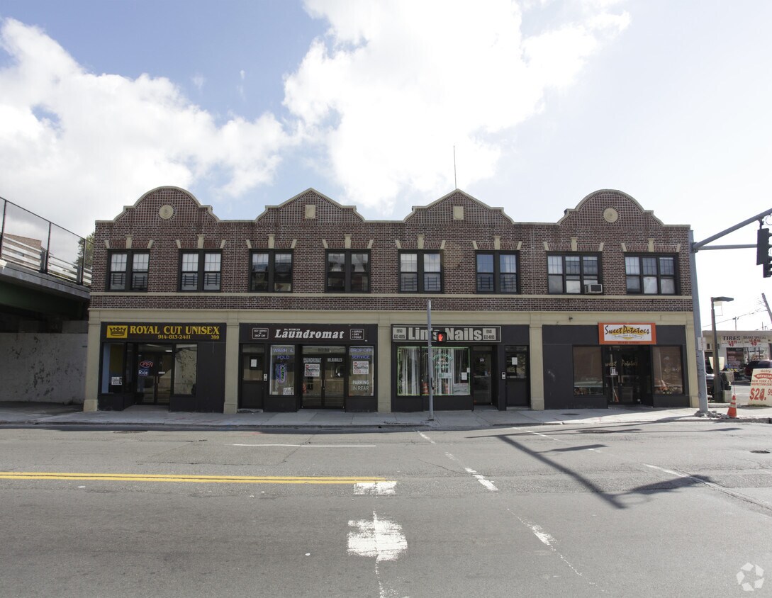 Building Photo - 393-399 North Ave