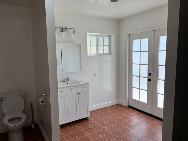 Building Photo - 2315 Bonillo Dr
