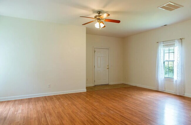 Foto del edificio - Wonderfully located Wilmington home for Rent