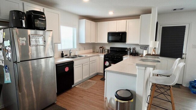 Foto del edificio - 26806 Wilderye Cv Ln