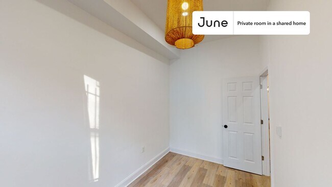 Foto del edificio - Room in Shared 5 bed/3.5 bath home