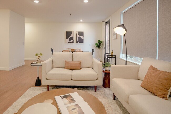 Interior Photo - 476 Taylor Apartments