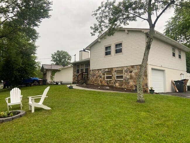 Foto del edificio - West Knoxville 37909 - Fully furnished Roo...