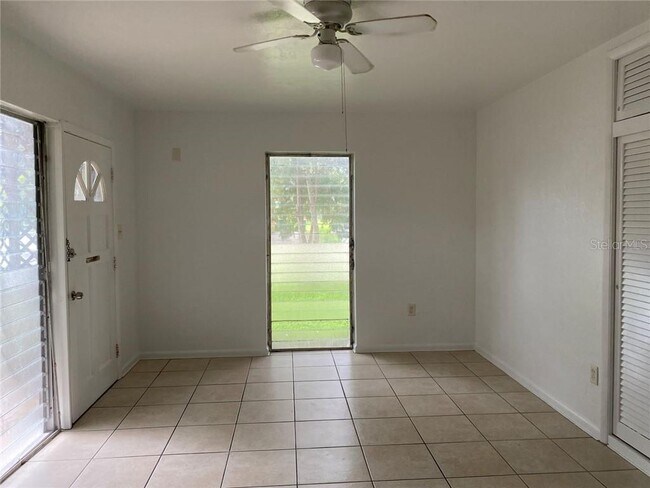 Foto del edificio - 21286 Coulton Ave