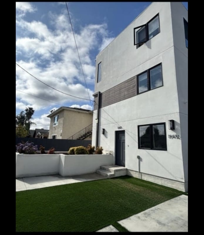 Photo - 1543 W 37th Pl (Los Angeles, CA)