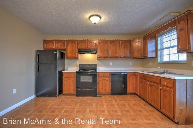 Building Photo - 3 br, 2 bath House - 2055 Walter Dr