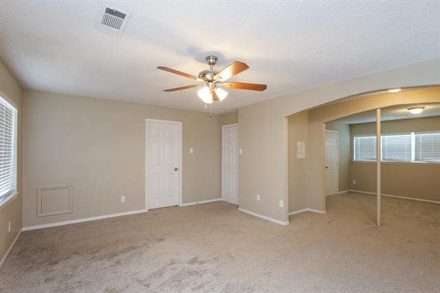 Building Photo - 4432 Ivy Dr