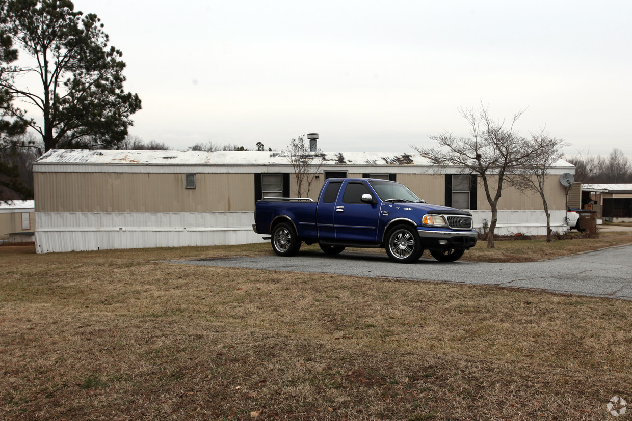 Building Photo - Village Park