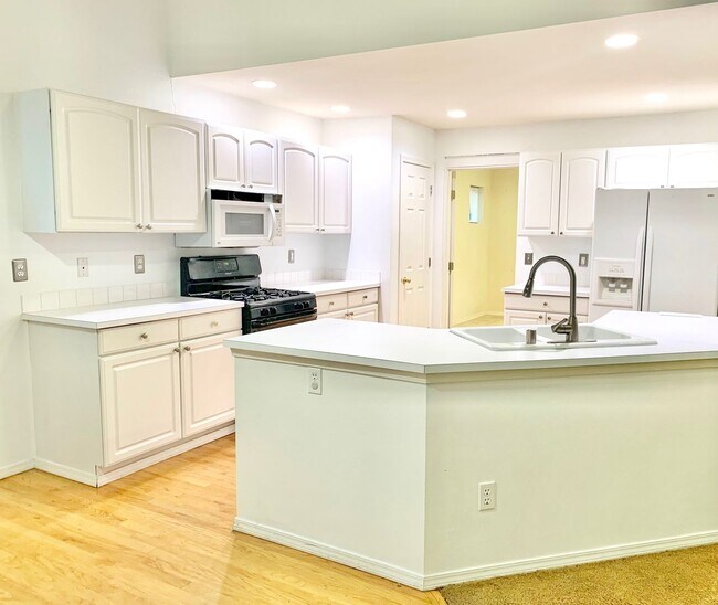 Foto del edificio - Great Home For Rent