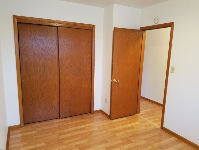 Foto del edificio - 2123 Crescent Dr