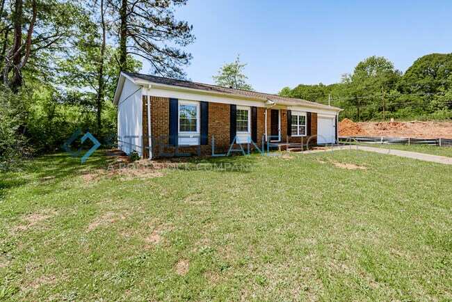 Building Photo - Charming 3 Bedroom in LaGrange!