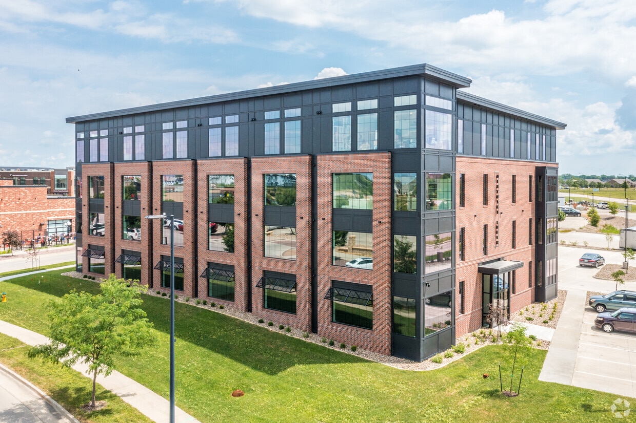Primary Photo - District Lofts Apartments