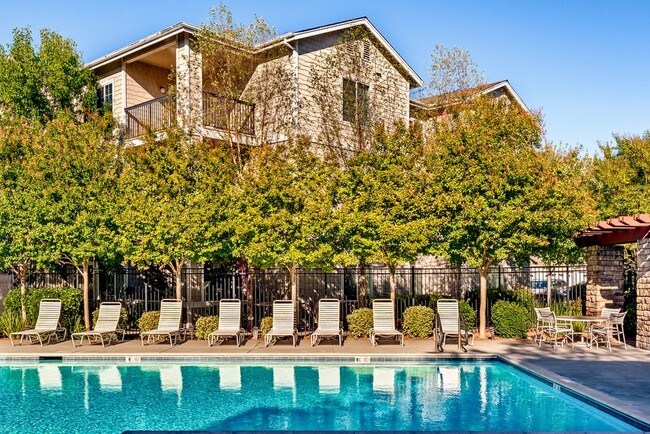 Vineyard Creek Apartments Rentals Santa Rosa, CA