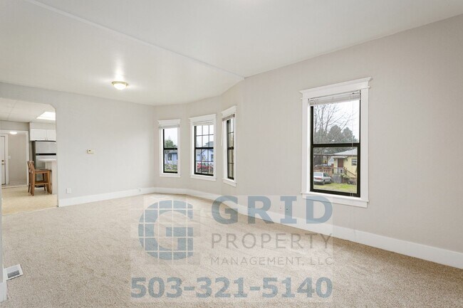Foto del edificio - Spacious Craftsman Home - Huge Lot - N Por...