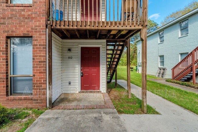 Building Photo - 1546 Hamilton Dr