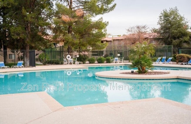 Foto del edificio - 1351 N Pleasant Dr