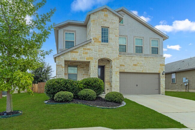 Foto del edificio - GORGEOUS 4BR 2.5 BATH WITH LOTS OF NEIGHBORHOOD AMENITIES! Available August 7th!