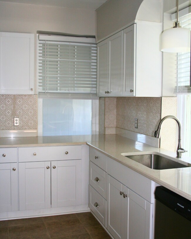Building Photo - 37174 Little River Tpke