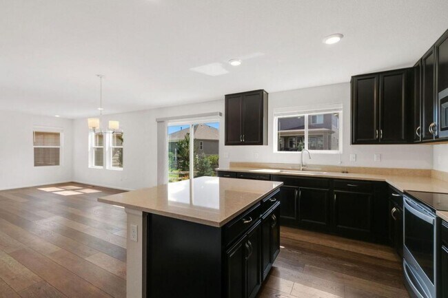 Foto del edificio - 2861 Cub Lake Dr