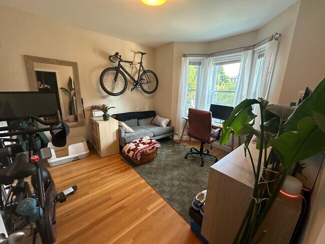 Foto del edificio - 739 Somerville Ave