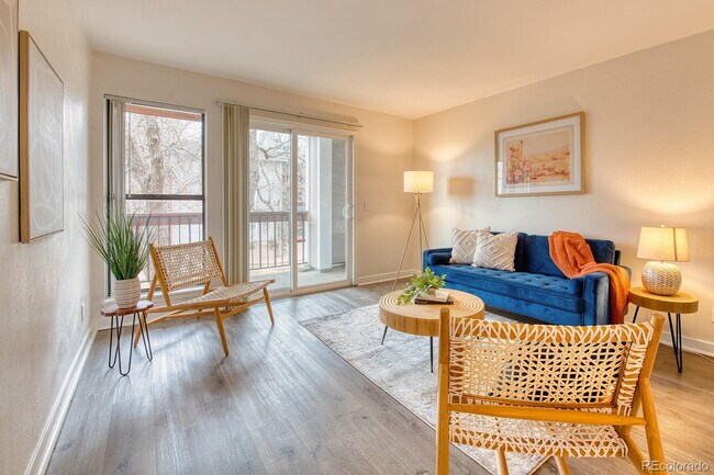 Foto del edificio - 8635 Clay St