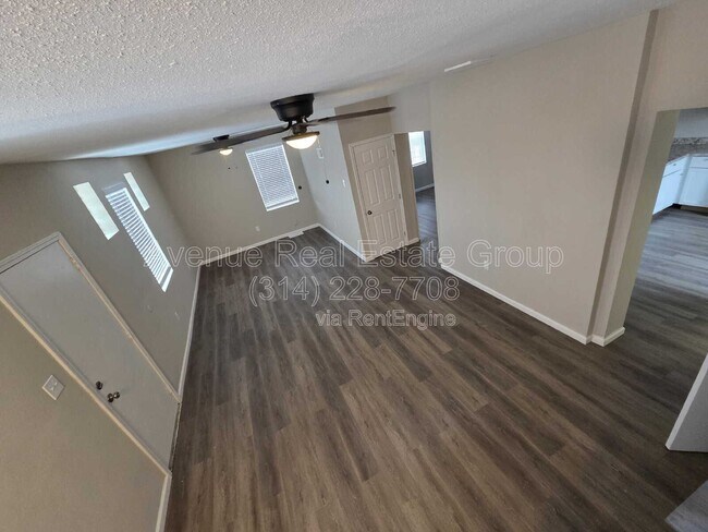 Foto del edificio - 1131 N Florissant Rd