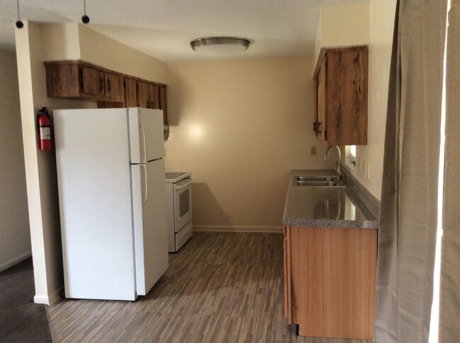 Building Photo - 4520 SW 37th Ln
